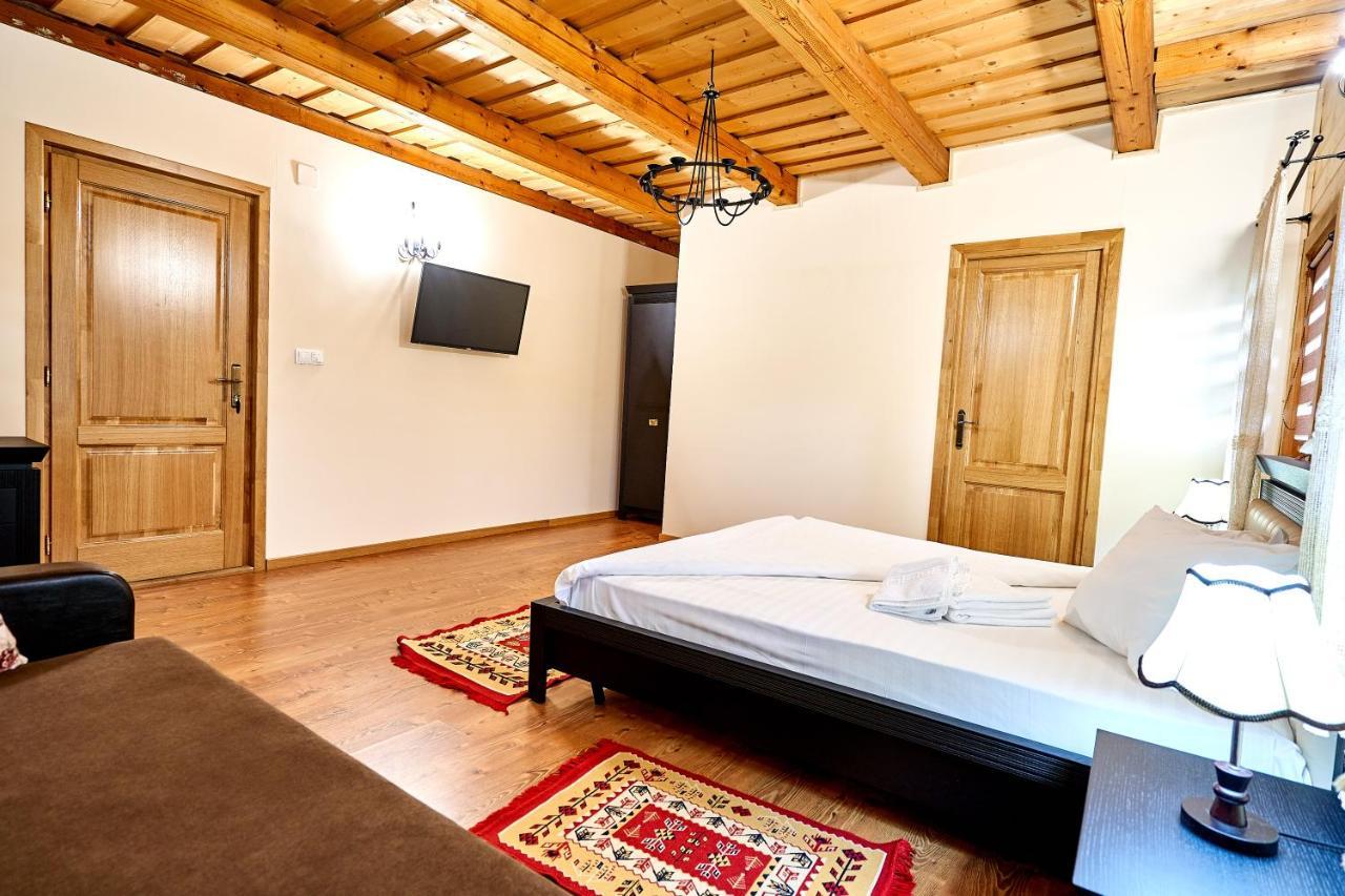 ホテル Casa Chira Vişeu de Sus エクステリア 写真
