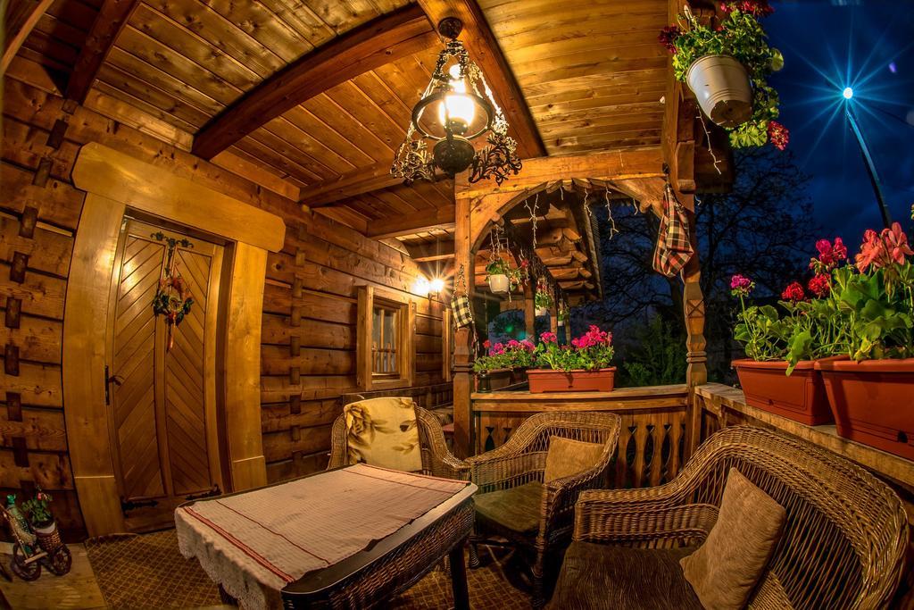 ホテル Casa Chira Vişeu de Sus エクステリア 写真